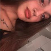 madre lengua italiana que les encanta ayudar a la gente a aprender eso idioma